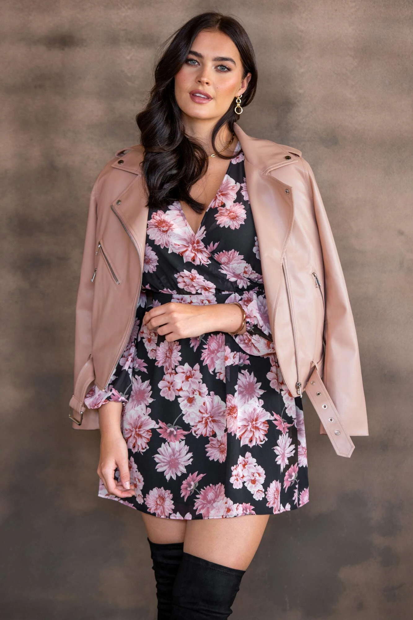 Pour Moi Natalya Chiffon Puff Sleeve Dress - Black Floral 4 Pour Moi Natalya Chiffon Puff Sleeve Dress - Black Floral - Image 4