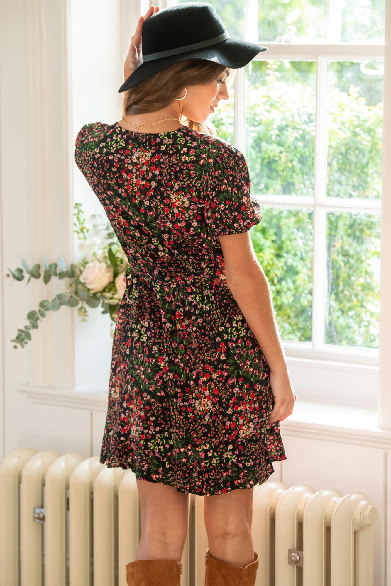 Pour Moi Kelly Woven Viscose Short Sleeve Frill Wrap Dress - Black Ditsy 4 Pour Moi Kelly Woven Viscose Short Sleeve Frill Wrap Dress - Black Ditsy - Image 4