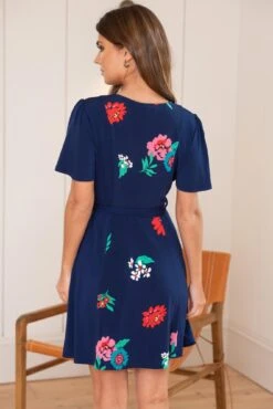 Pour Moi Priya Slinky Jersey Panel Short Sleeve Dress - Navy Floral 9 Pour Moi Priya Slinky Jersey Panel Short Sleeve Dress - Navy Floral -Cheap Clozi Vibe Store 311320 20230227145300