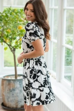 Pour Moi Evangeline Gathered Neckline Slinky Jersey Dress - Mono Floral 9 Pour Moi Evangeline Gathered Neckline Slinky Jersey Dress - Mono Floral -Cheap Clozi Vibe Store 315716 20230505120700